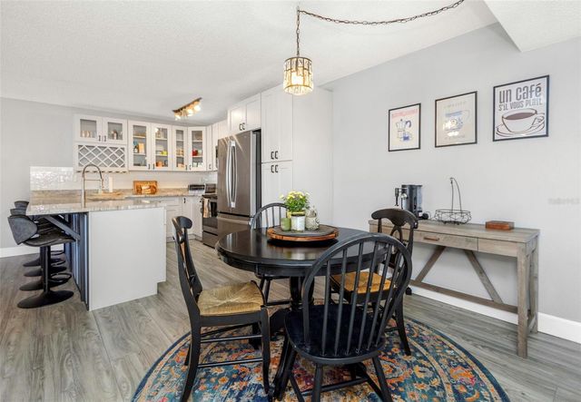 3323 CRYSTAL COURT E B, Palm Harbor, FL 34685