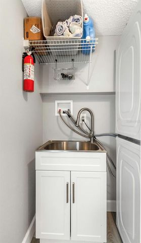 3323 CRYSTAL COURT E B, Palm Harbor, FL 34685