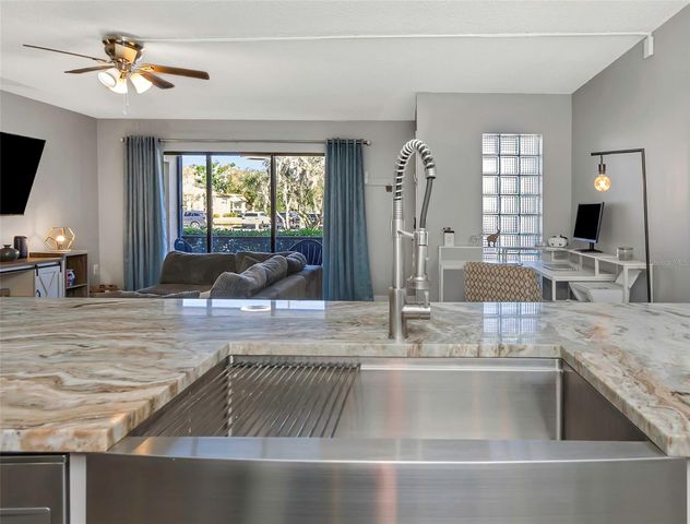 3323 CRYSTAL COURT E B, Palm Harbor, FL 34685