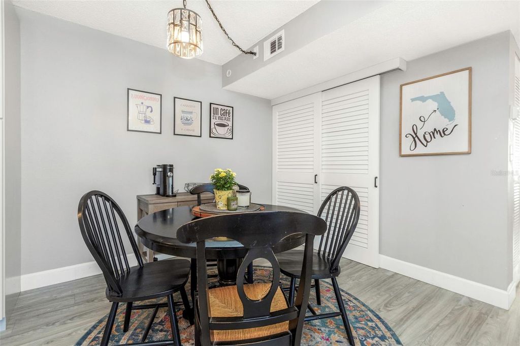 Image 13 of property listing at 3323 CRYSTAL COURT E B, Palm Harbor, FL 34685