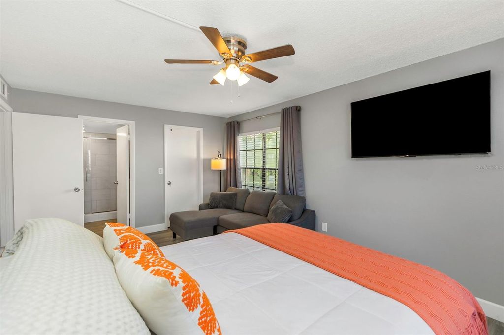 Image 17 of property listing at 3323 CRYSTAL COURT E B, Palm Harbor, FL 34685