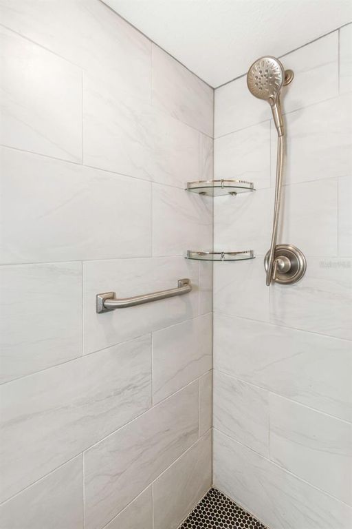 Image 19 of property listing at 3323 CRYSTAL COURT E B, Palm Harbor, FL 34685