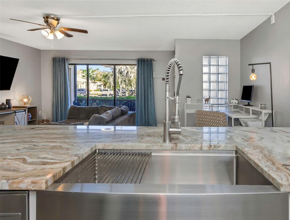 Image 10 of property listing at 3323 CRYSTAL COURT E B, Palm Harbor, FL 34685