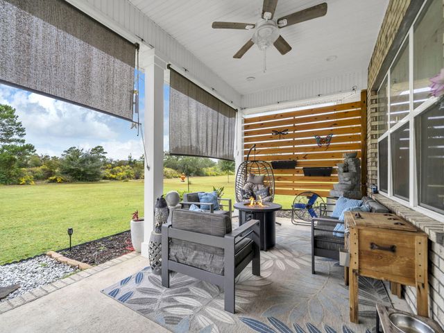 440 Gentle Wind Court, Freeport, FL 32439