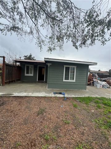 733 S San Jacinto B, Hemet, CA 92543