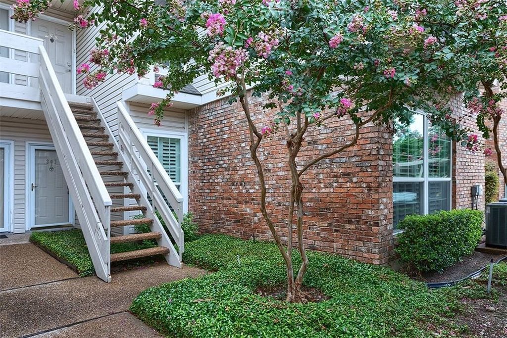 6315 Campbell Road 207, Dallas, TX 75248