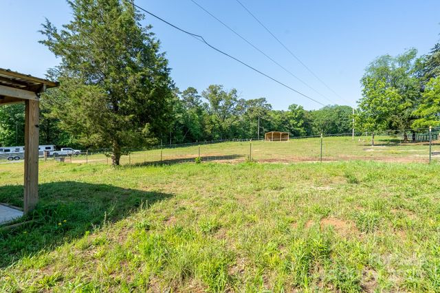 16132 Mclester Road, Oakboro, NC 28129