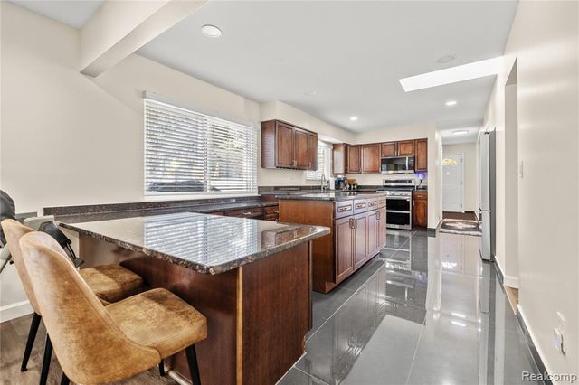 38309 Southfarm Lane, Northville, MI 48167