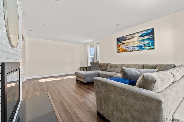 38309 Southfarm Lane, Northville, MI 48167