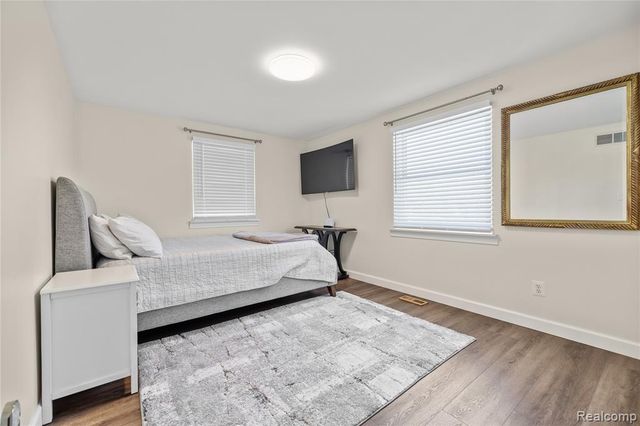 38309 Southfarm Lane, Northville, MI 48167