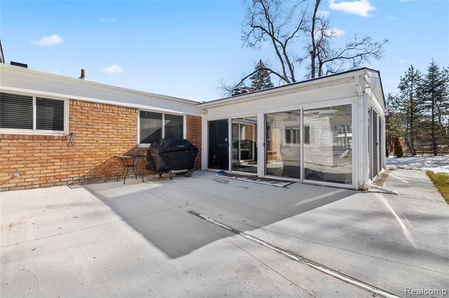 38309 Southfarm Lane, Northville, MI 48167