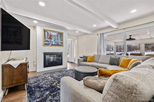 38309 Southfarm Lane, Northville, MI 48167