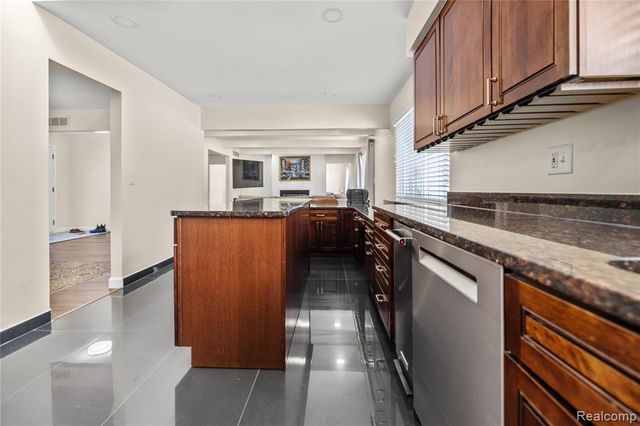 38309 Southfarm Lane, Northville, MI 48167