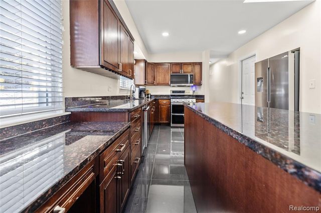 38309 Southfarm Lane, Northville, MI 48167