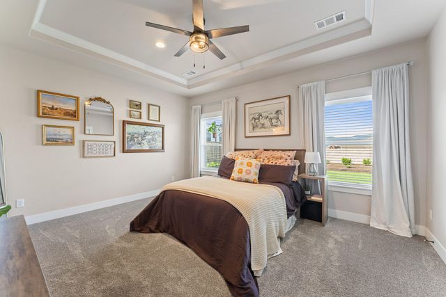 1004 Arana Drive, Phoenix, OR 97535