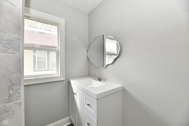5020 E New York Street, Indianapolis, IN 46201