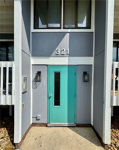 321 Ridge Point Circle B13, Bridgeville, PA 15017