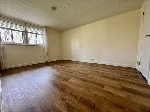 321 Ridge Point Circle B13, Bridgeville, PA 15017