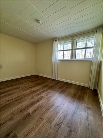 321 Ridge Point Circle B13, Bridgeville, PA 15017