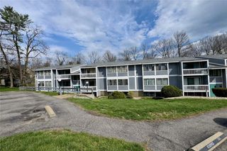 321 Ridge Point Circle B13, Bridgeville, PA 15017
