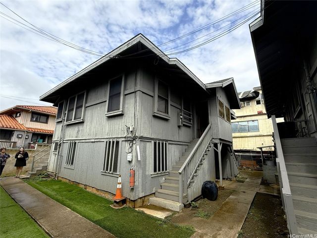 946 Winant Street, Honolulu, HI 96817