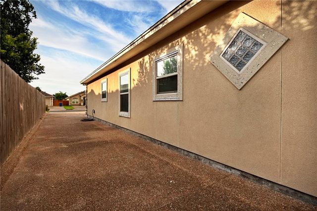 3813 Elvis Dr, Corpus Christi, TX 78414