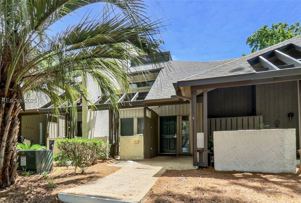 100 Shipyard Dr Apt 704, Hilton Head Island, SC 29928