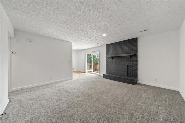 2203 Twin Oaks Drive, Harrisonville, MO 64701