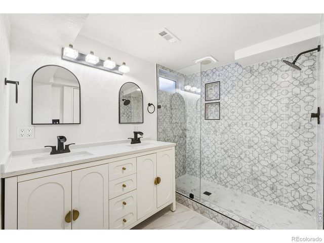 1080 S Garrison Street, Lakewood, CO 80226