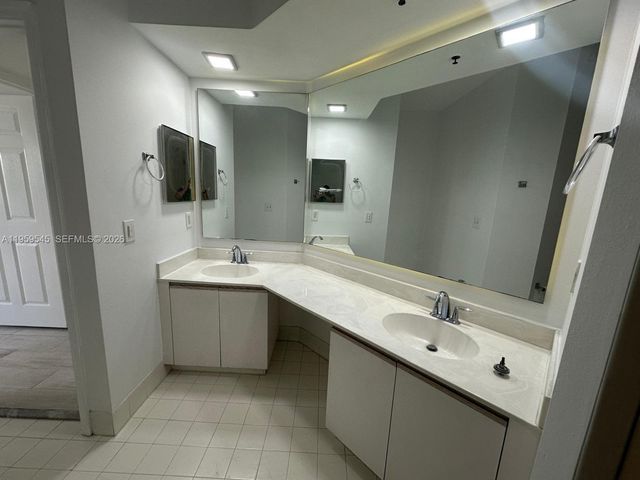 3245 NE 184 St 13304, Aventura, FL 33160