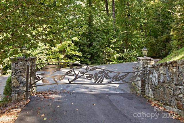 93 Lombard Street, Waynesville, NC 28786