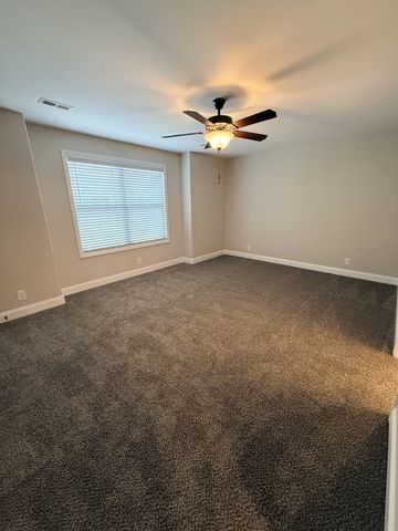 216 W Fallow Ct, Clarksville, TN 37040