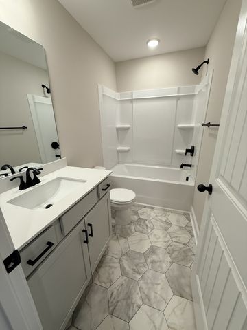 216 W Fallow Ct, Clarksville, TN 37040