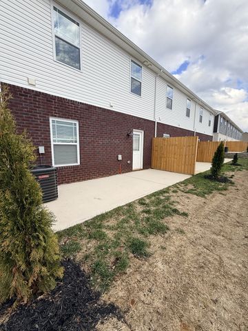 216 W Fallow Ct, Clarksville, TN 37040