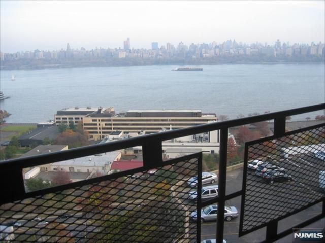 8800 Boulevard East 7F, North Bergen, NJ 07047