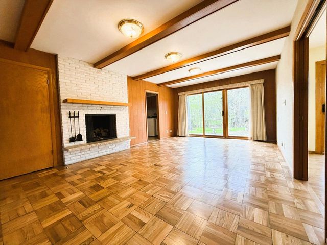 1100 Duchess COURT, Bayside, WI 53217