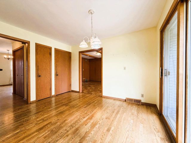 1100 Duchess COURT, Bayside, WI 53217