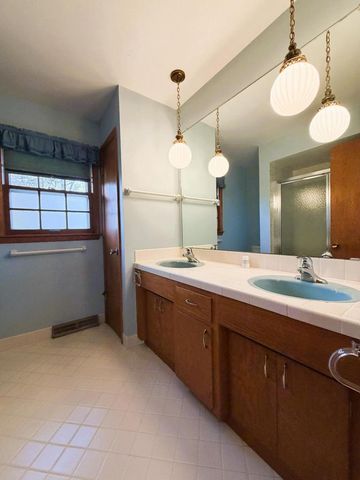 1100 Duchess COURT, Bayside, WI 53217