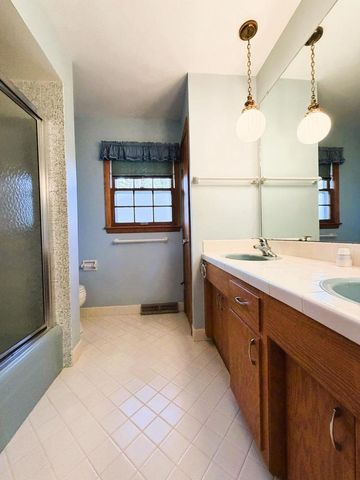 1100 Duchess COURT, Bayside, WI 53217