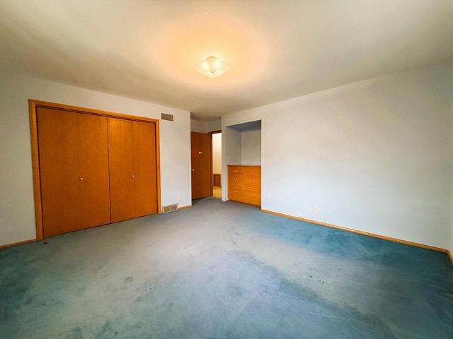 1100 Duchess COURT, Bayside, WI 53217