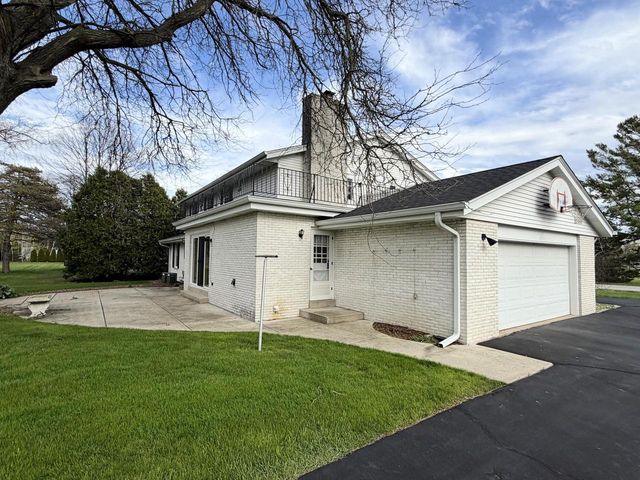1100 Duchess COURT, Bayside, WI 53217