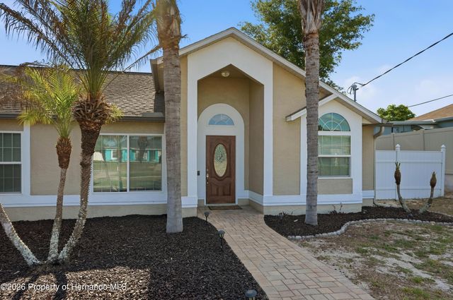 5277 Deltona Boulevard, Spring Hill, FL 34606