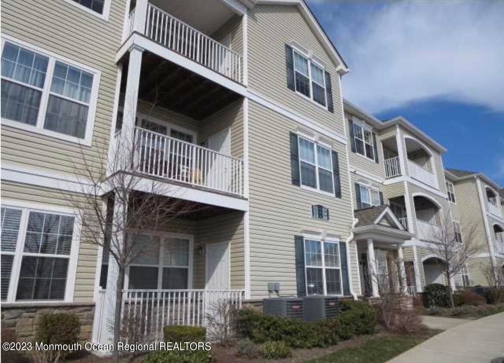 314 Mill Pond Way, Eatontown, NJ 07724