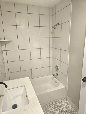 1329 Minnie Street, Port Huron, MI 48060