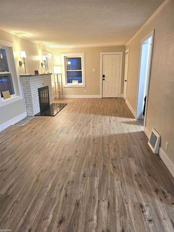 1329 Minnie Street, Port Huron, MI 48060