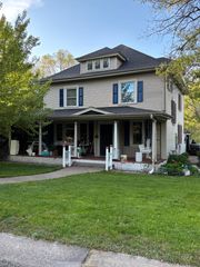 975 E 4th Street, New Richmond, WI 54017