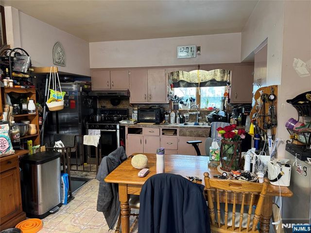 15 E Barbour Street, Haledon, NJ 07508