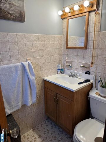 15 E Barbour Street, Haledon, NJ 07508