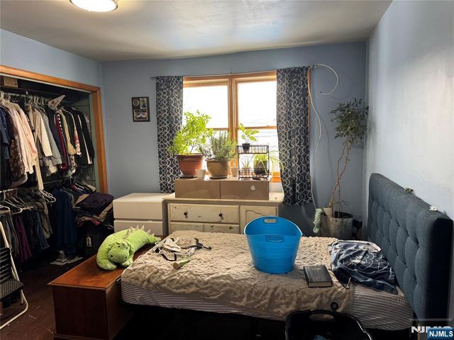 15 E Barbour Street, Haledon, NJ 07508