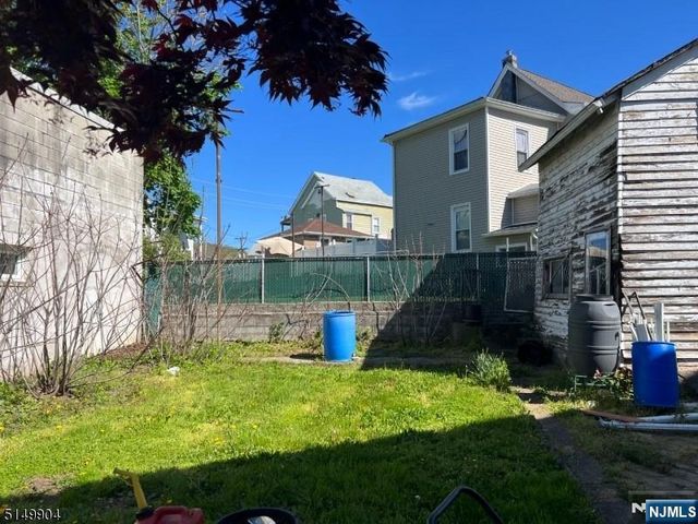 15 E Barbour Street, Haledon, NJ 07508